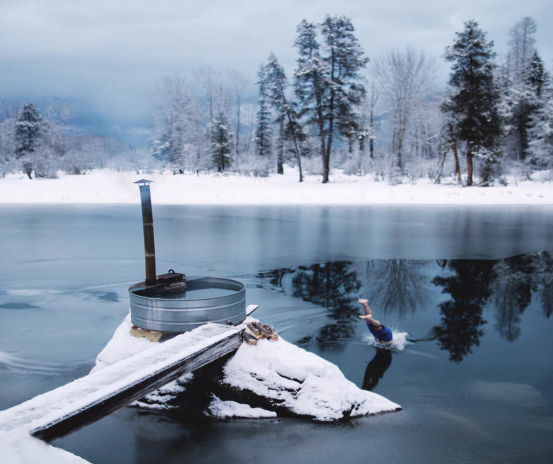 白雪覆地的冬天